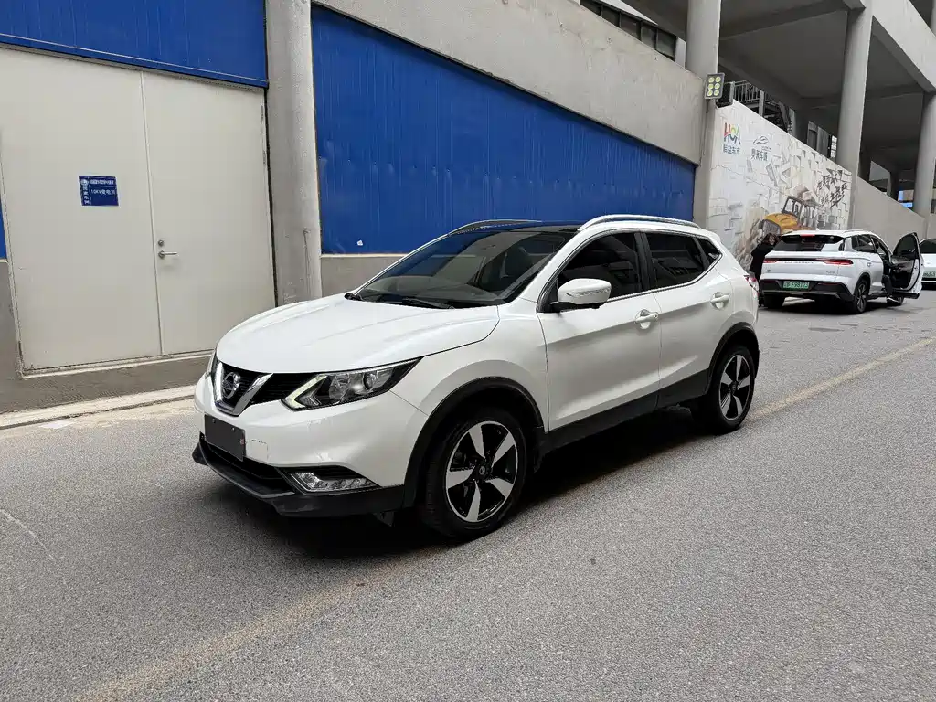 Nissan Qashqai 2016 2.0L CVT Luxury