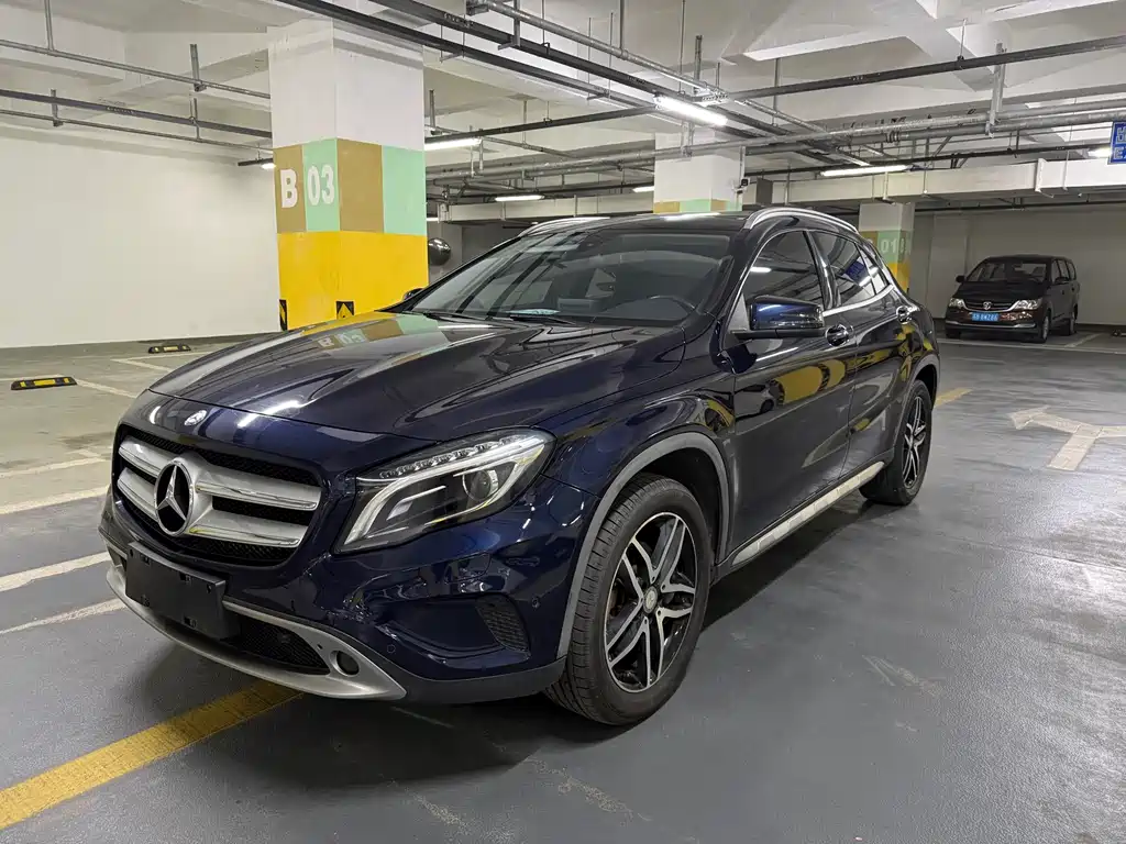 MERCEDES-BENZ GLA