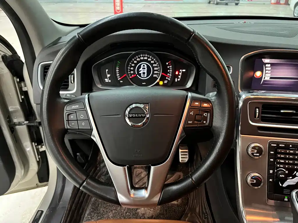Volvo S60 — миниатюра 4