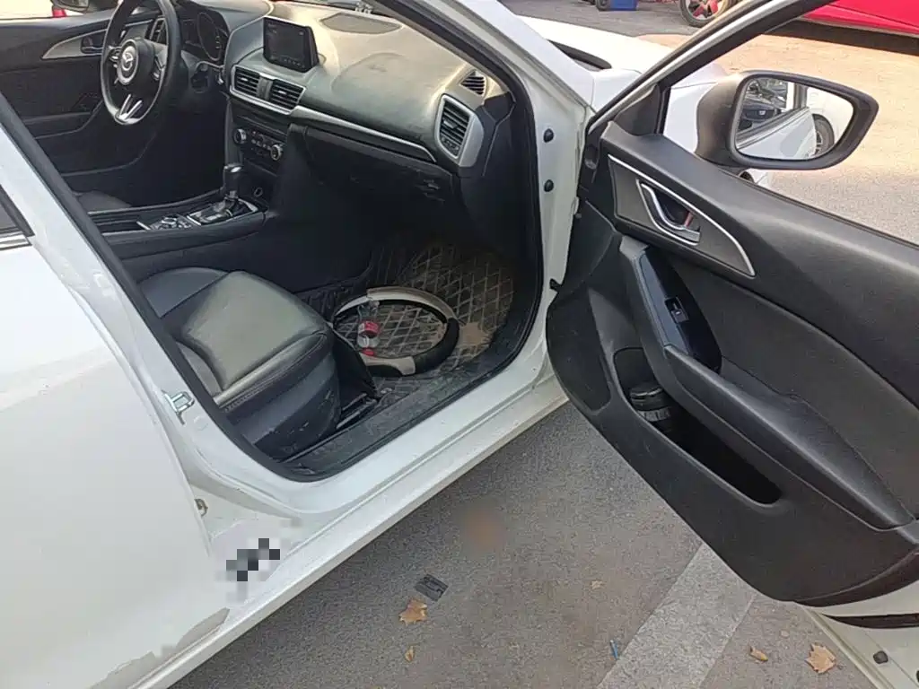 Mazda 3 Axela — миниатюра 9