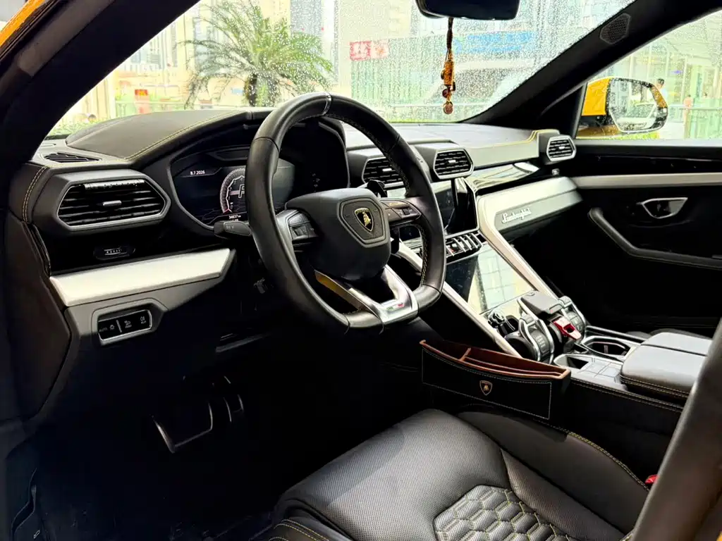 Lamborghini Urus — миниатюра 17