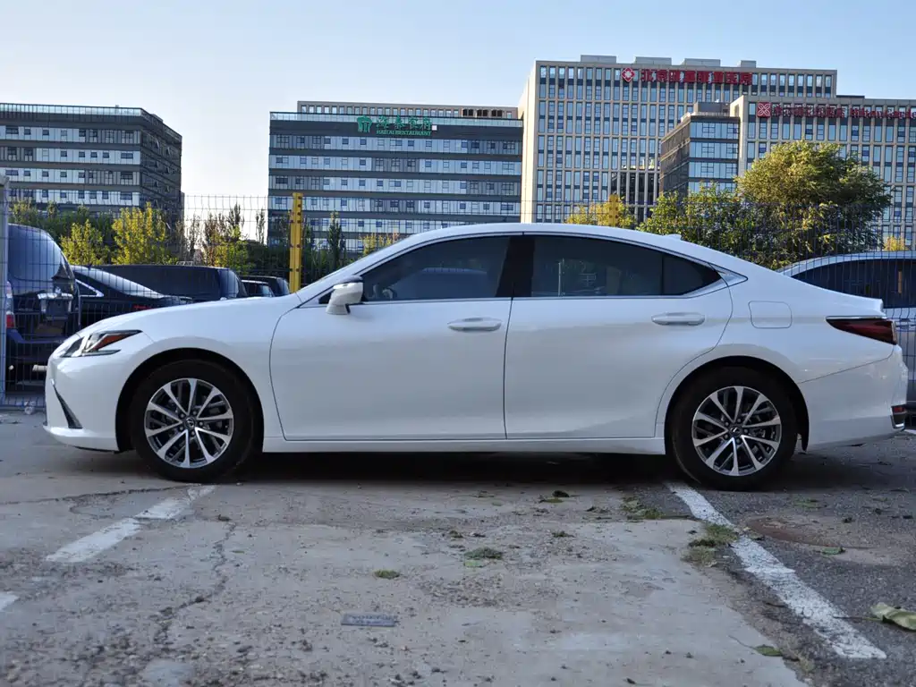 Lexus ES — миниатюра 3