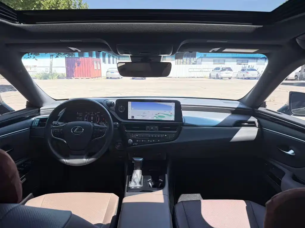 Lexus ES — миниатюра 7