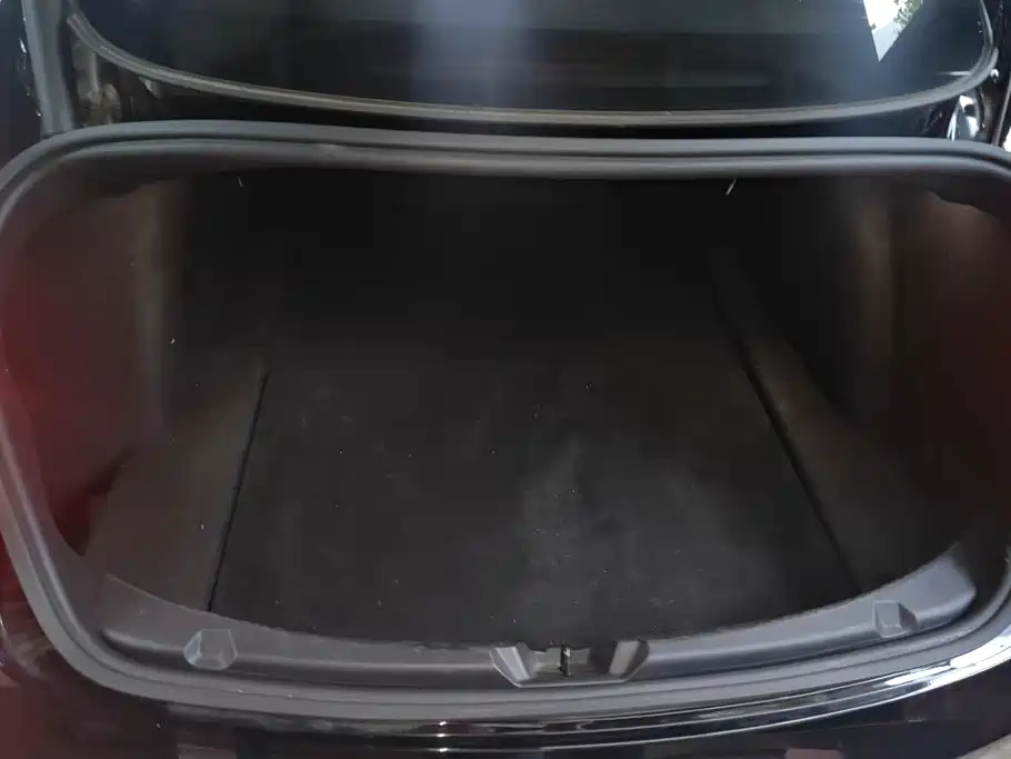 Tesla Model 3 — миниатюра 4