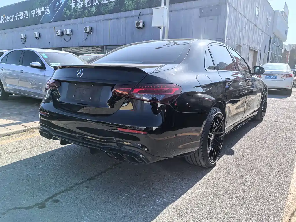 MERCEDES-BENZ E CLASS