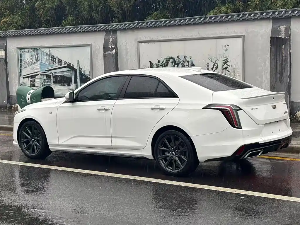 CADILLAC CT4