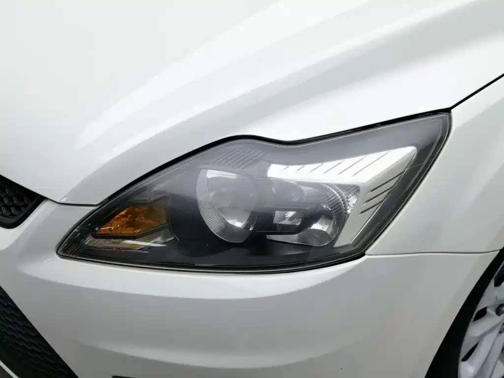 Ford Focus — миниатюра 7