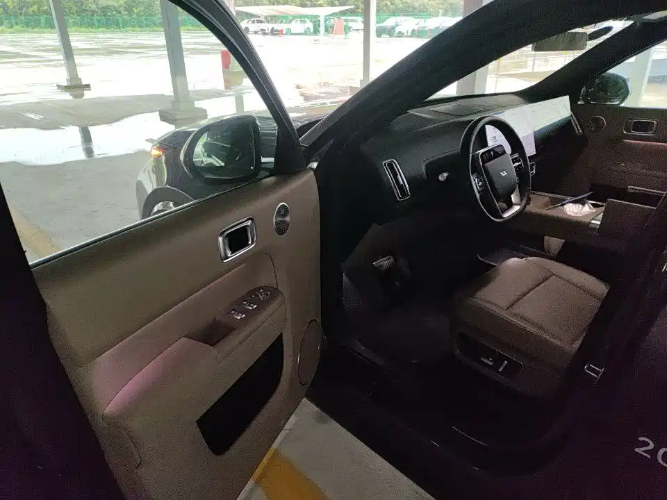 Li Auto Li L8 — миниатюра 5