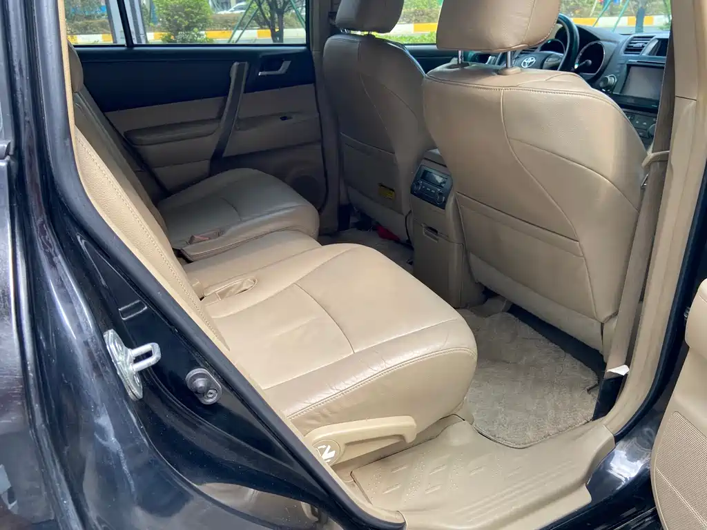 Toyota Highlander — миниатюра 7