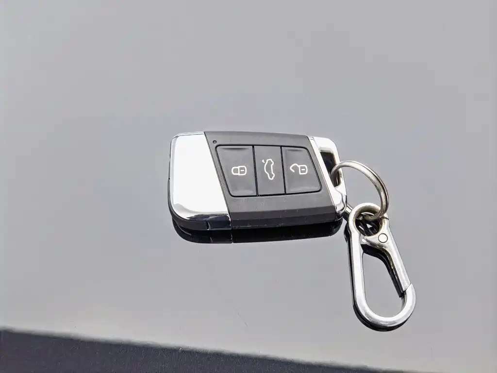 Volkswagen Passat PHEV — миниатюра 19