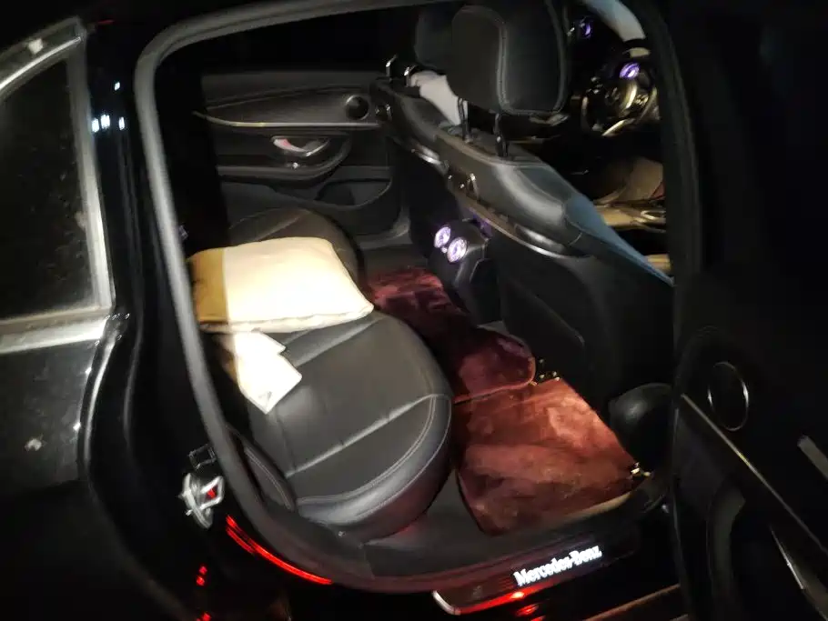 Mercedes-Benz E-Class — миниатюра 11