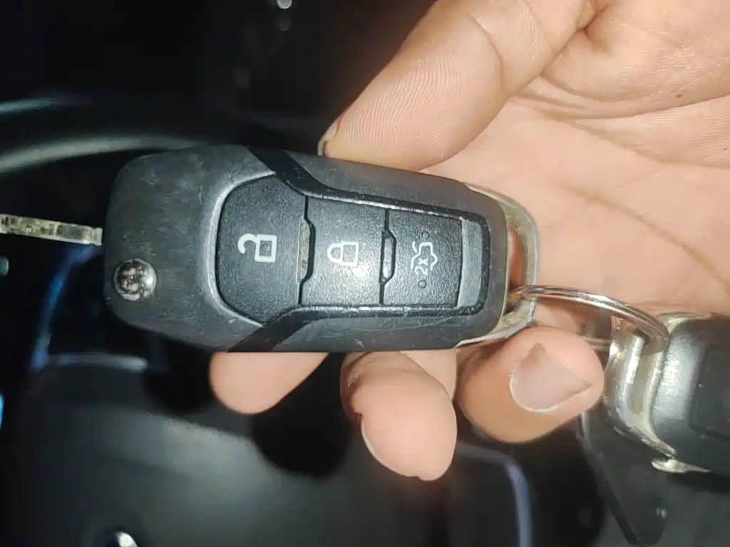 Ford Mondeo — миниатюра 9