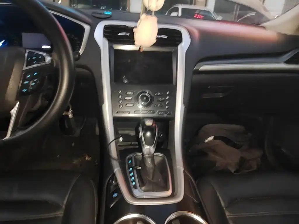 Ford Mondeo — миниатюра 13