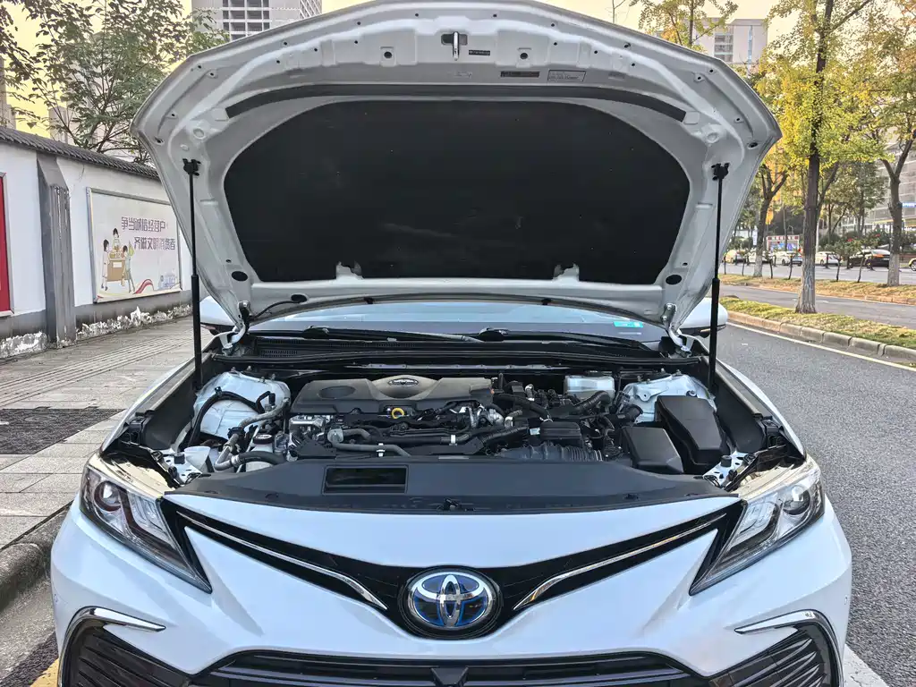 Toyota Camry — миниатюра 5
