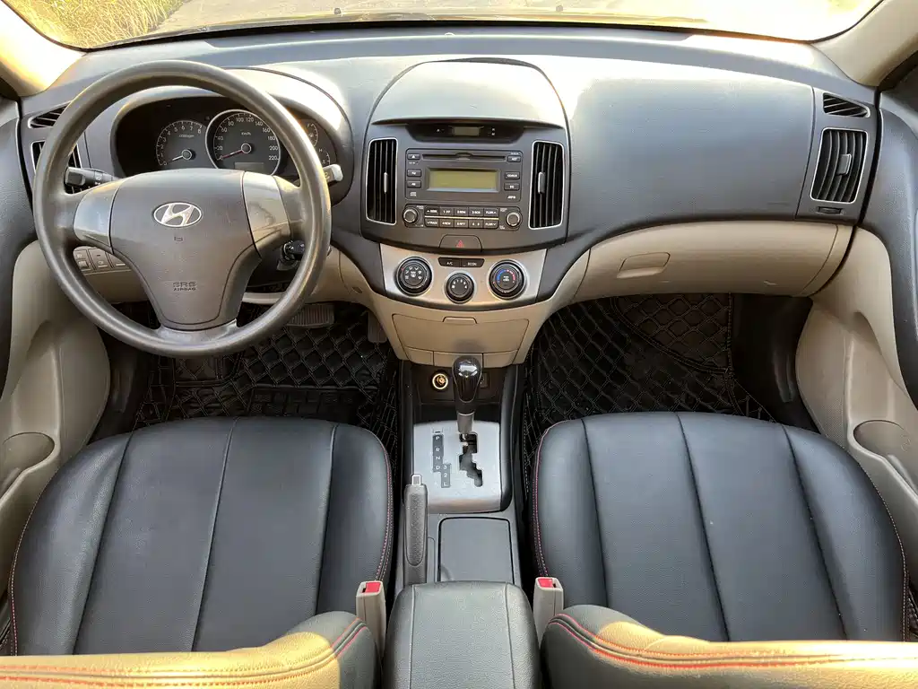 Hyundai Elantra 1.6L Auto Comfort Type, фото 9
