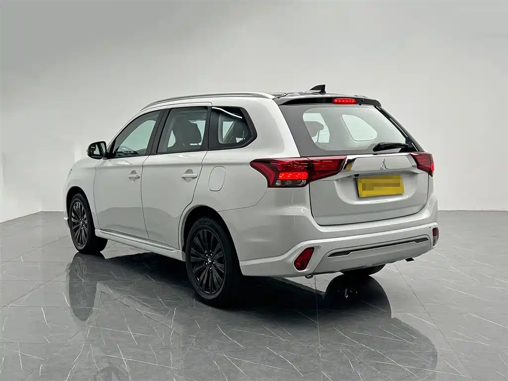 Mitsubishi Outlander 2021 2.0L Enjoy 5 мест