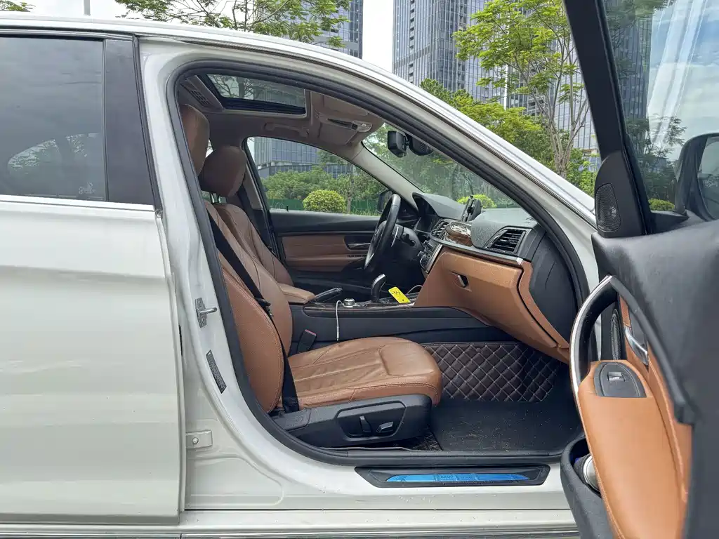BMW 3 Series — миниатюра 12