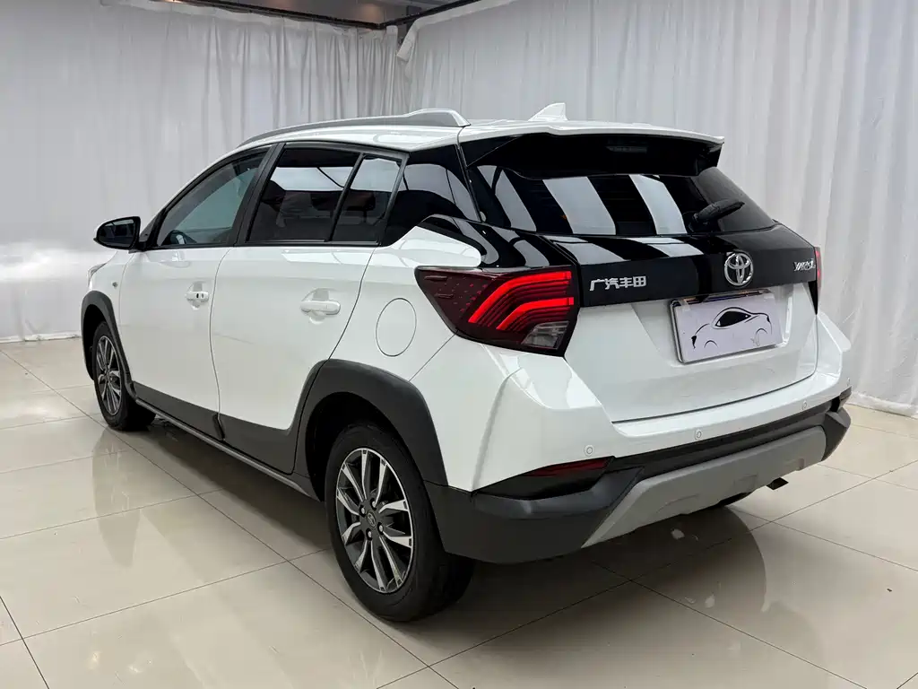 Toyota Yaris L — миниатюра 4