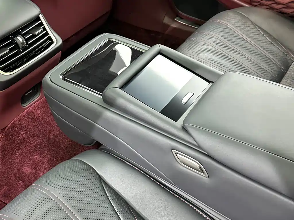 Lexus LS — миниатюра 23
