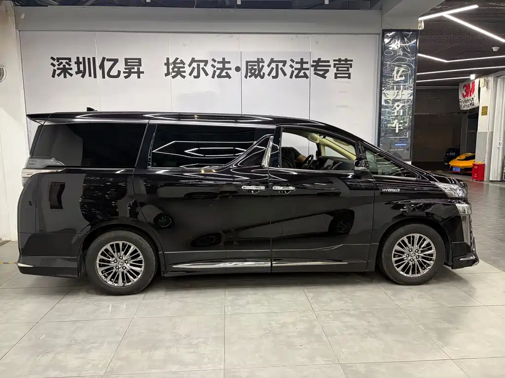 Toyota Vellfire — миниатюра 4