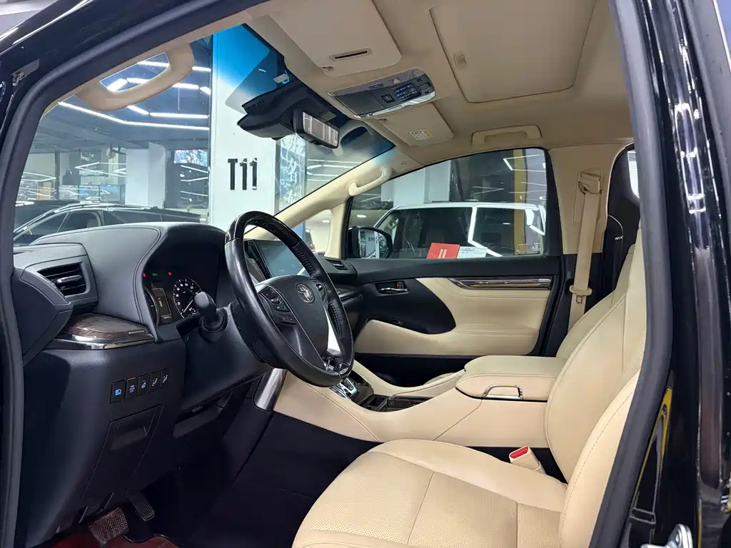 Toyota Vellfire — миниатюра 5
