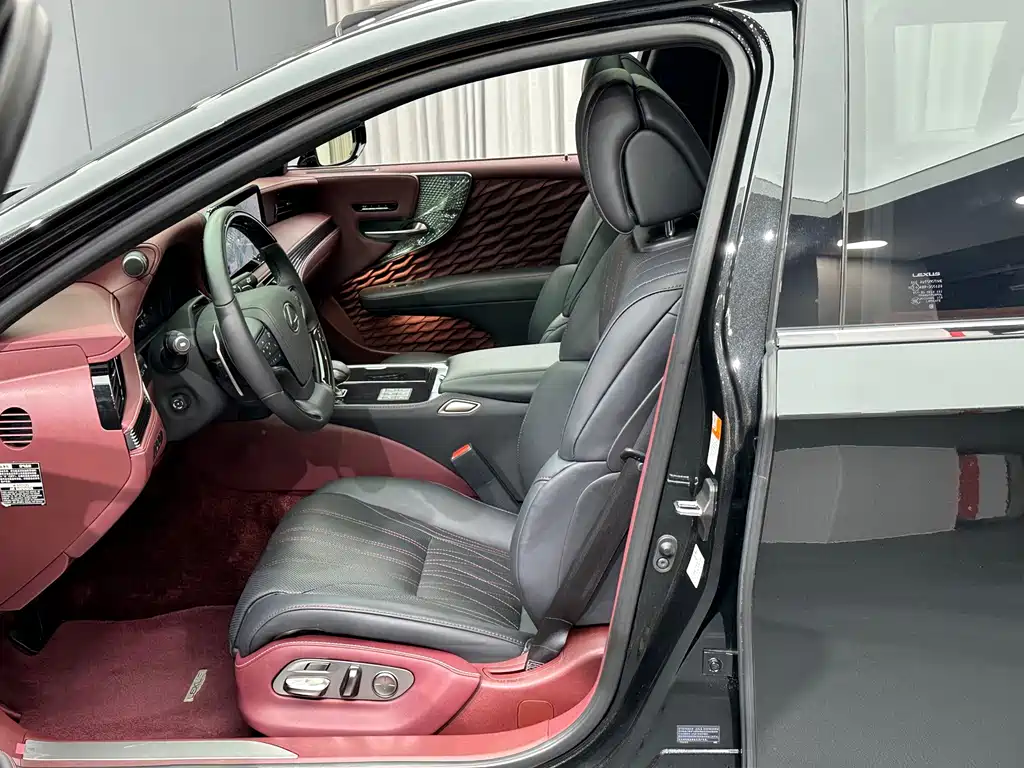 Lexus LS — миниатюра 13