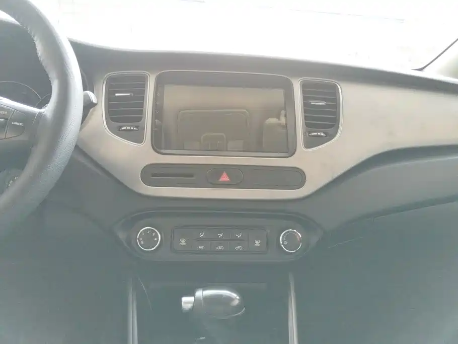 Kia Carens — миниатюра 13