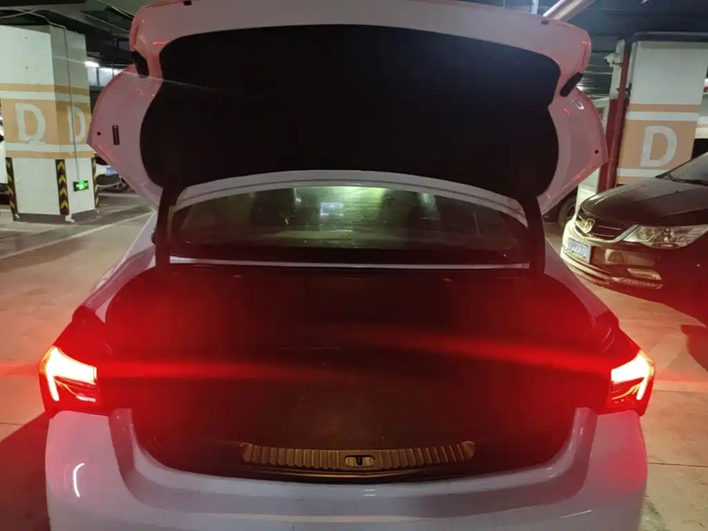 Buick Verano — миниатюра 15