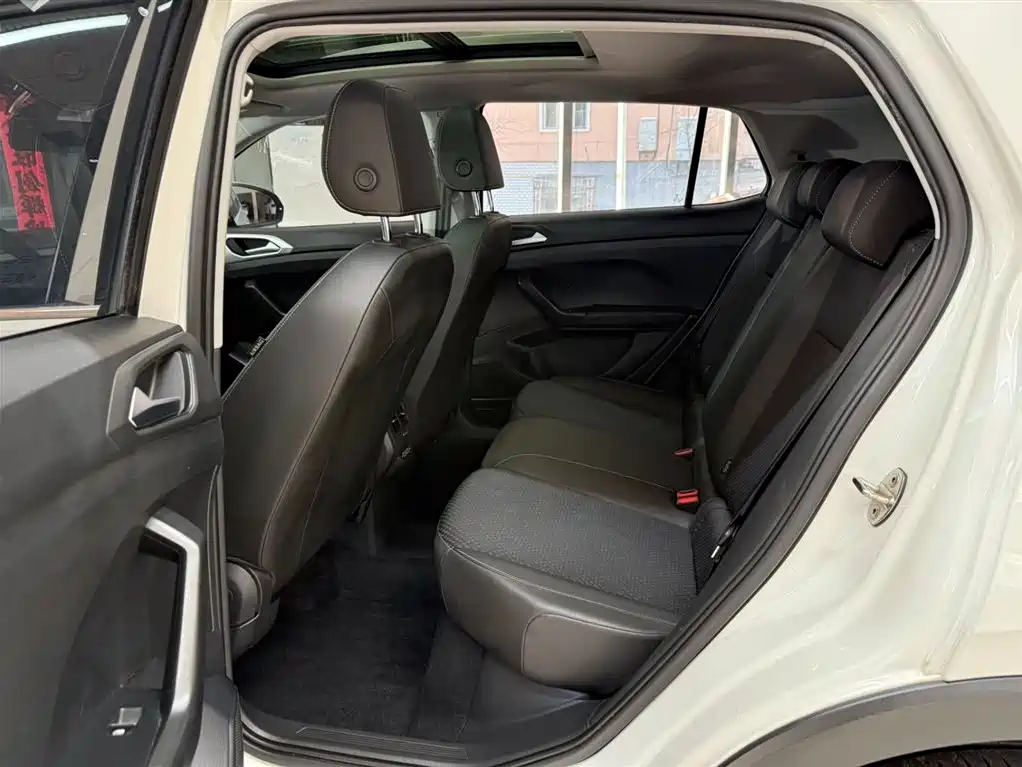 VOLKSWAGEN EXPLORING THE SHADOW