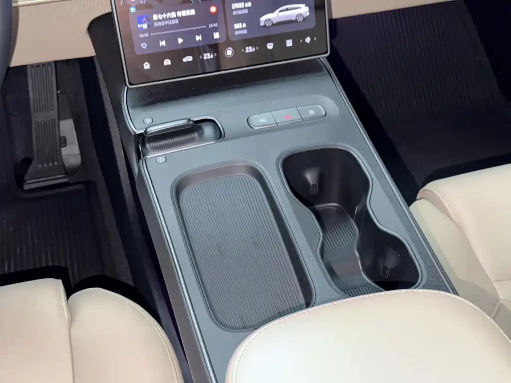 NIO ET5T — миниатюра 14