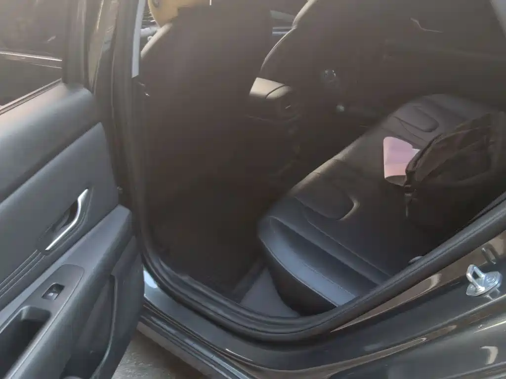 Hyundai Elantra — миниатюра 5