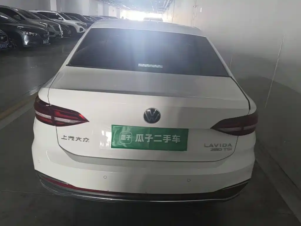 Volkswagen Lavida — миниатюра 6