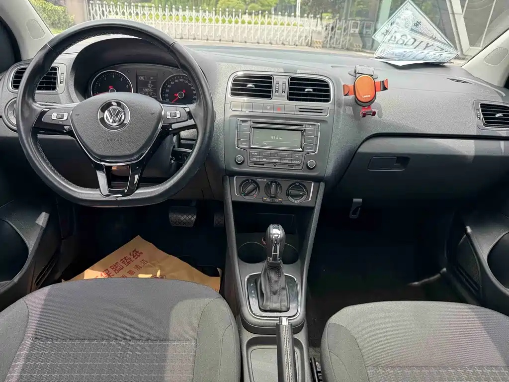 Volkswagen Polo — миниатюра 5