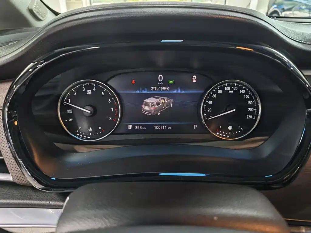 Buick GL8 — миниатюра 11