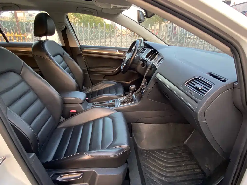Volkswagen Golf — миниатюра 6