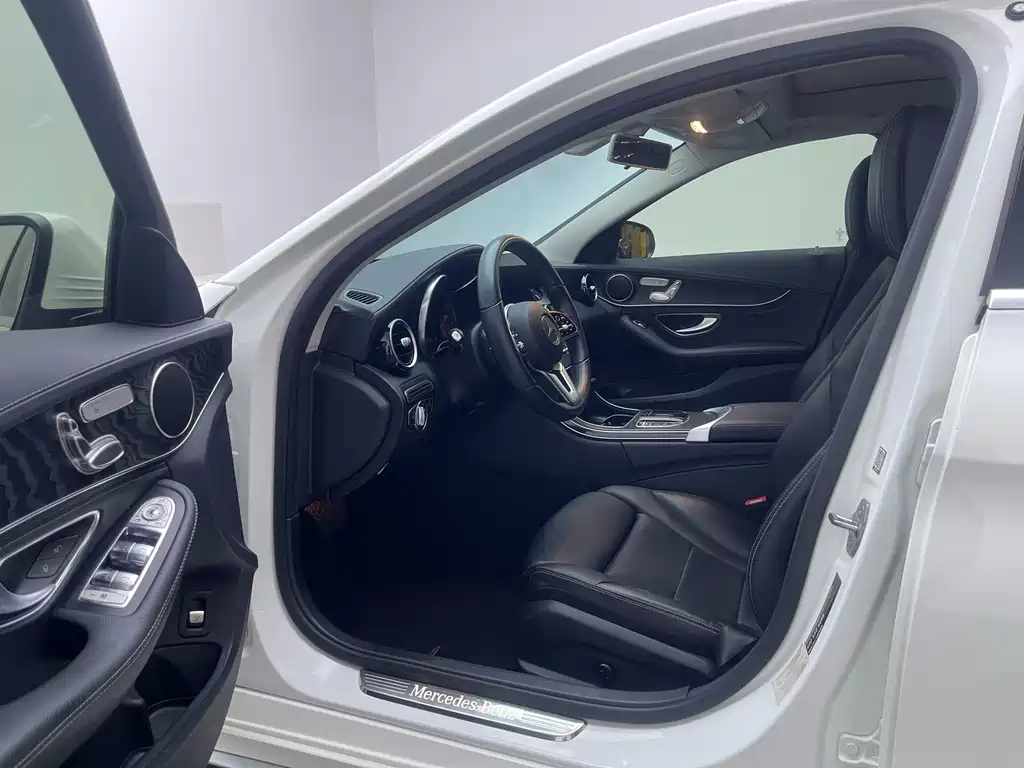 Mercedes-Benz C-Class — миниатюра 11