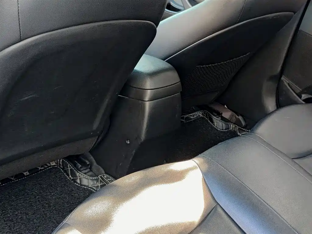 Hyundai Elantra 2016 1.6L AT Luxury