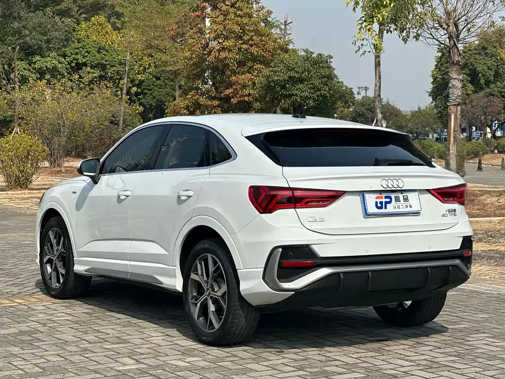 AUDI Q3 SPORTBACK