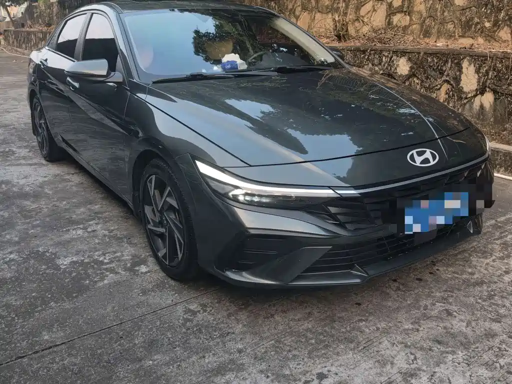 Hyundai Elantra — миниатюра 3