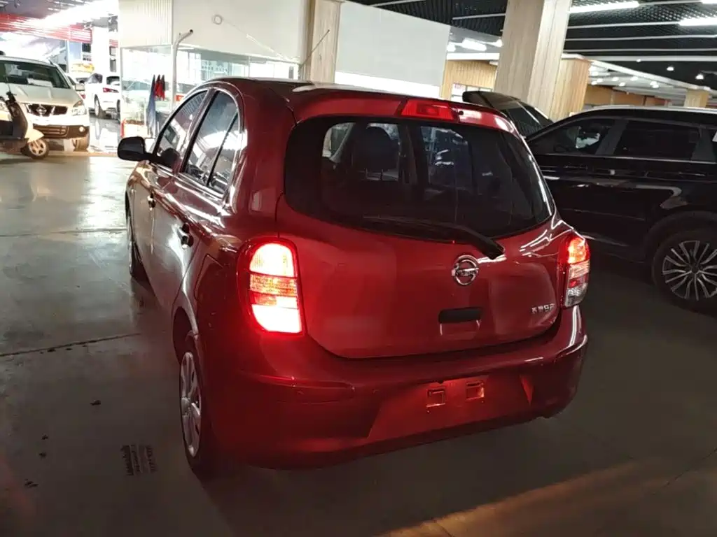 Nissan March — миниатюра 5
