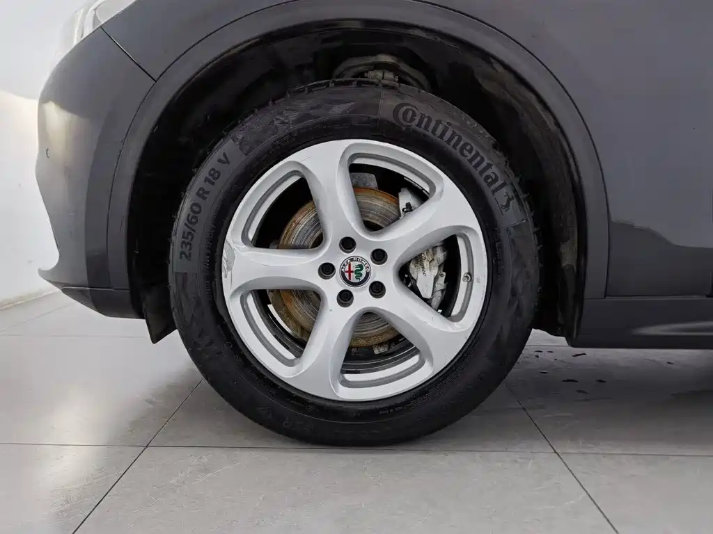 Alfa Romeo Stelvio — миниатюра 17