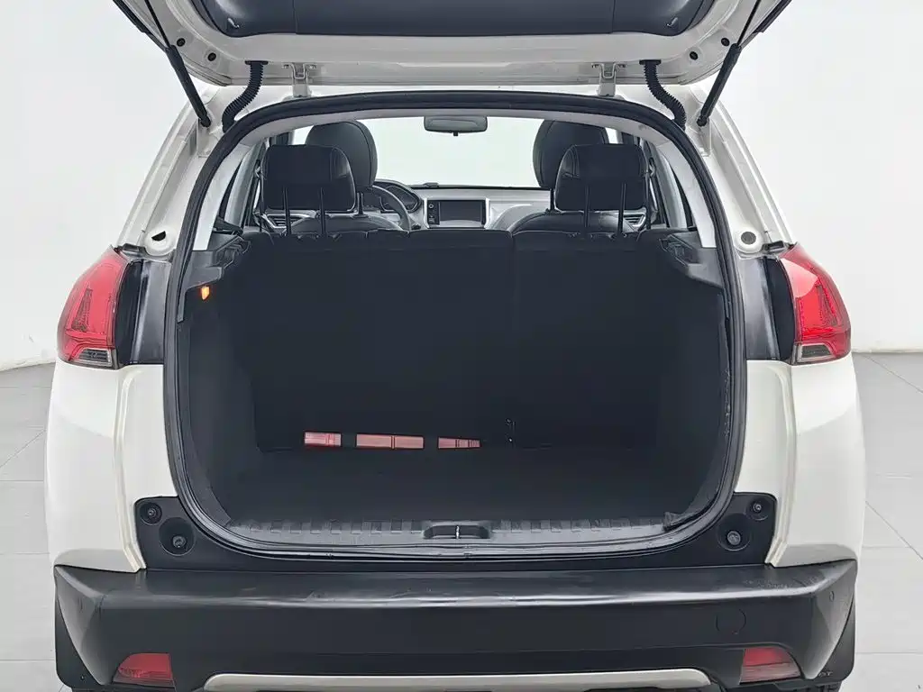 Peugeot 2008 — миниатюра 16