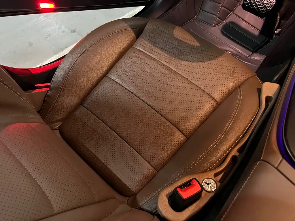 Mercedes-Benz E-Class — миниатюра 10