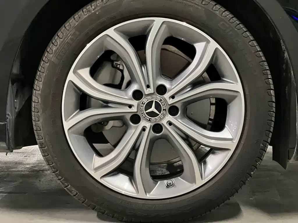 Mercedes-Benz E-Class — миниатюра 42
