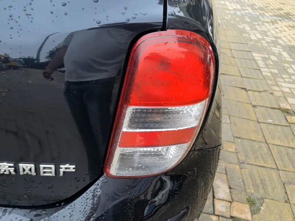 Nissan March — миниатюра 8