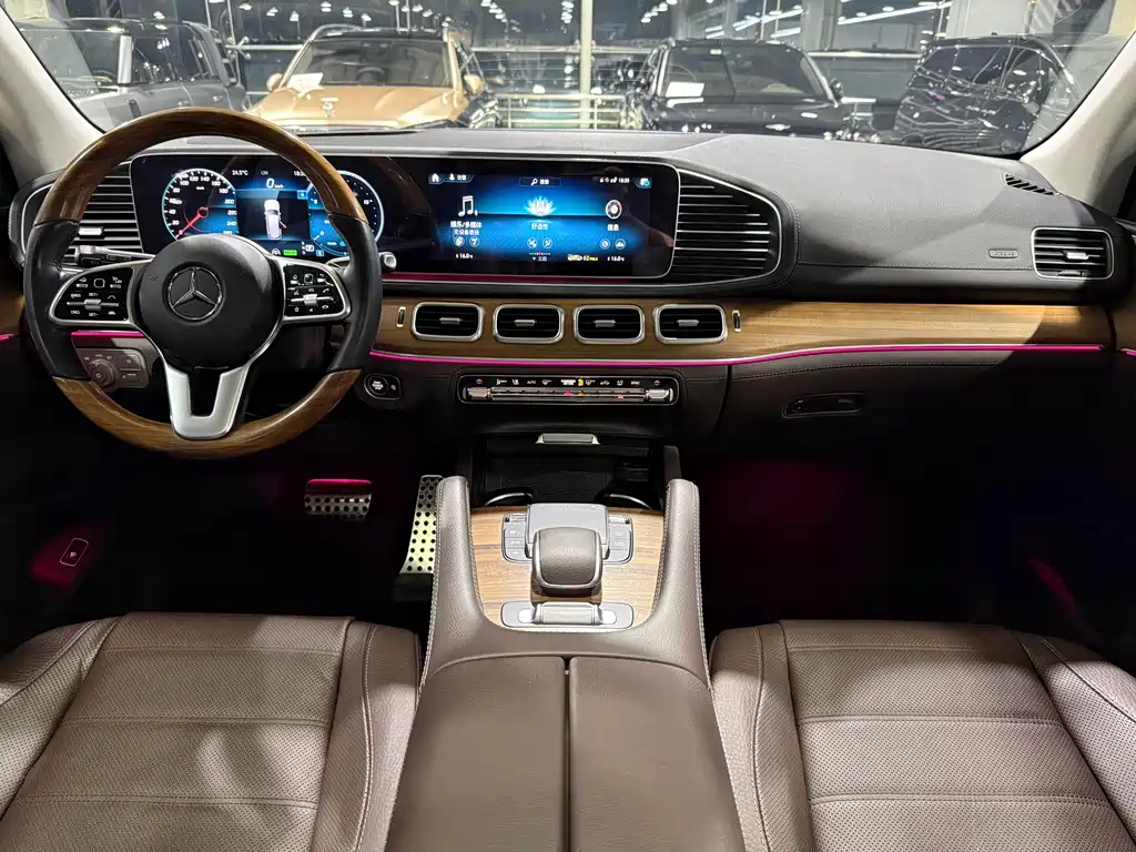 Mercedes-Benz GLS — миниатюра 12