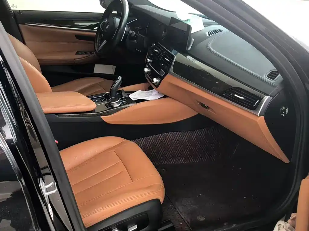 BMW 5 Series — миниатюра 3