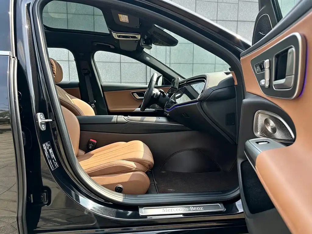 Mercedes-Benz E-Class — миниатюра 9