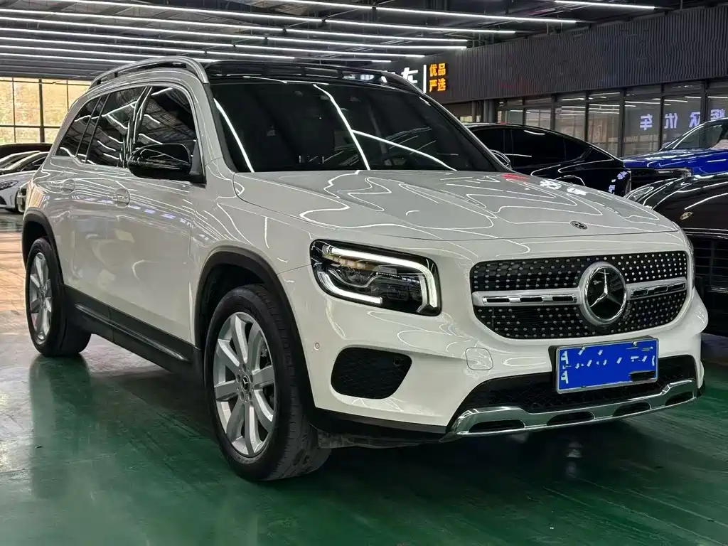MERCEDES-BENZ GLB