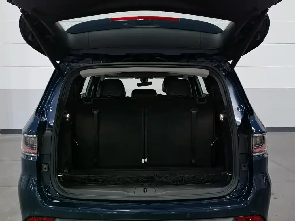 Jeep Grand Commander — миниатюра 16